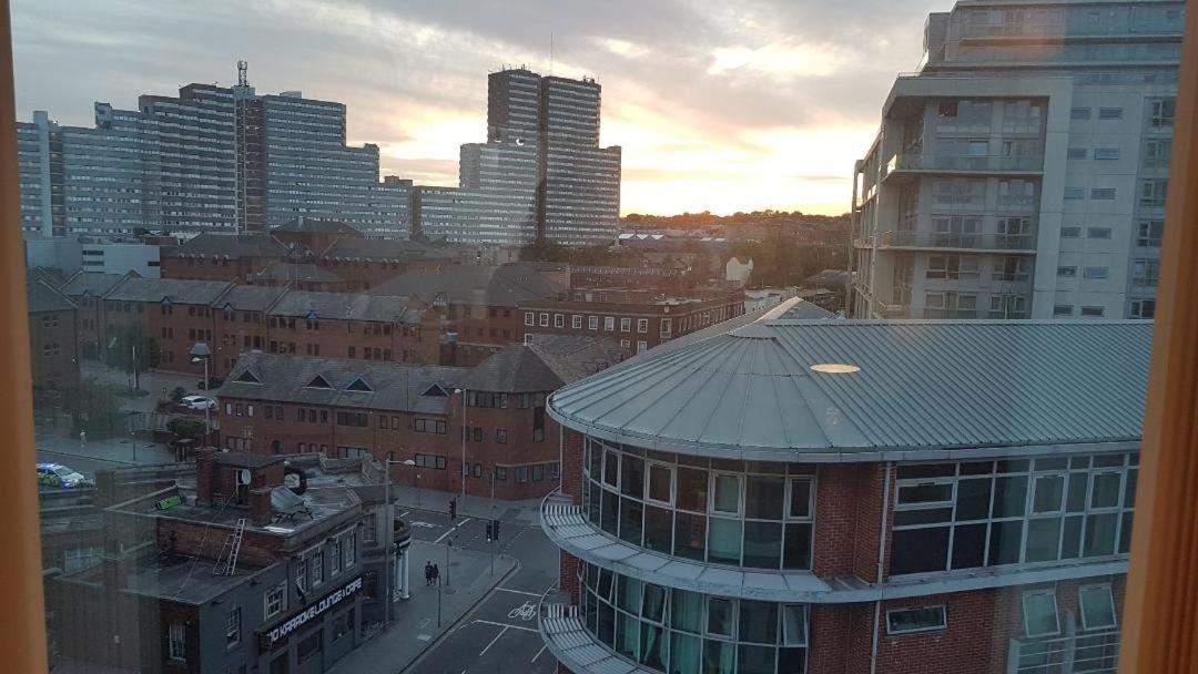 Marco Island -Spacious City Centre 2 Bedroom Apartment Nottingham Buitenkant foto