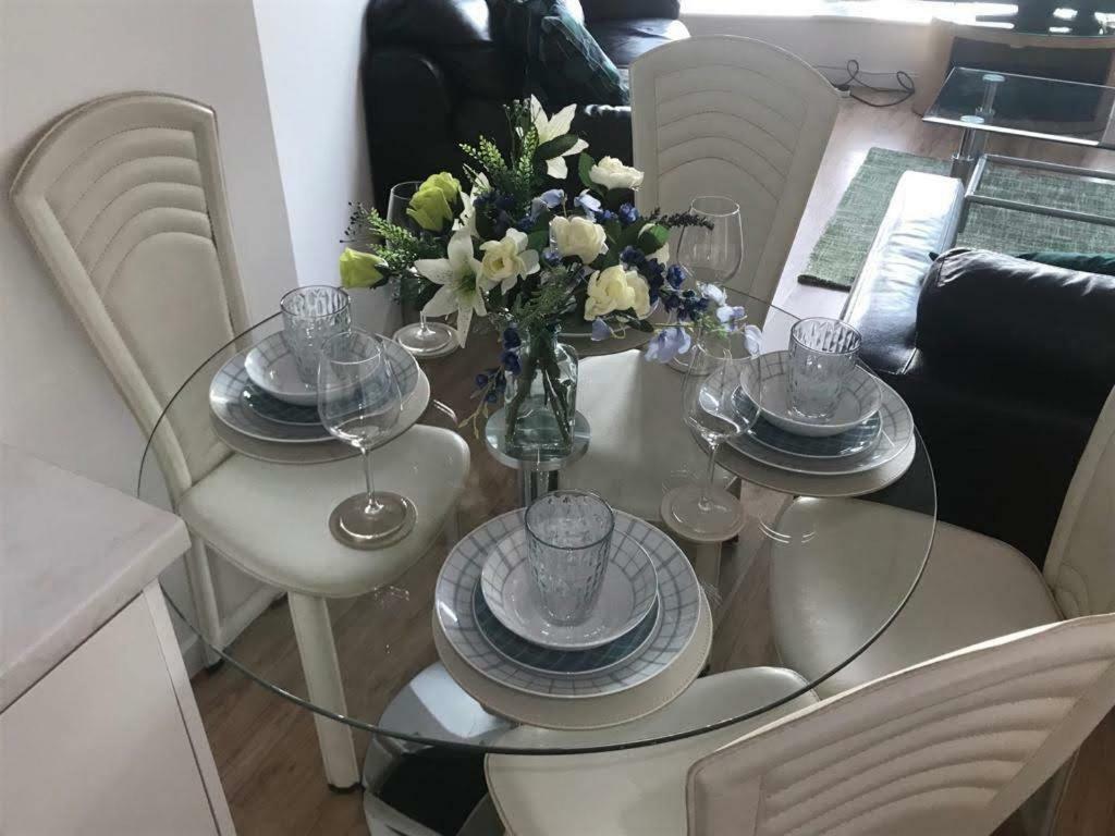 Marco Island -Spacious City Centre 2 Bedroom Apartment Nottingham Buitenkant foto